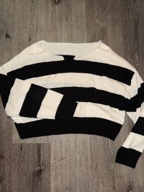 H&M Black and White Striped Cropped Off The Shoulder Sweater